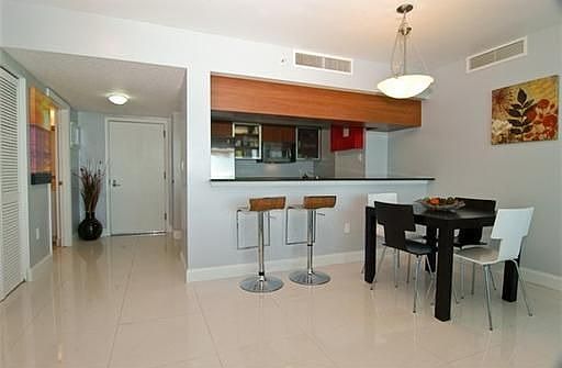 5th image of 1800 N Bayshore Dr APT 1409