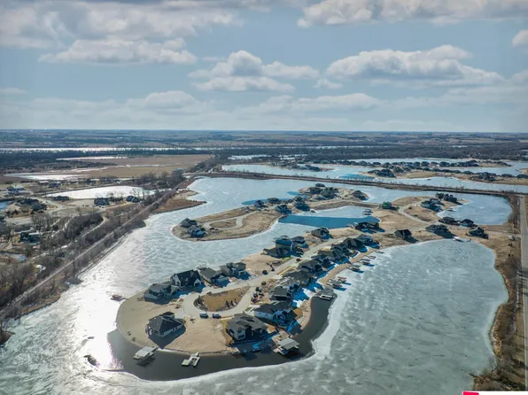 121 Flatwater, Valley, NE 68064