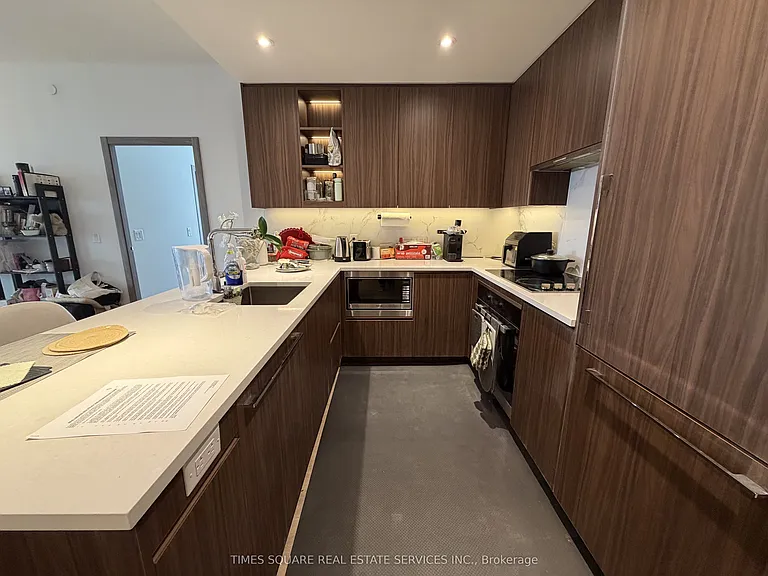 27 McMahon Dr #2203 — Photo 2