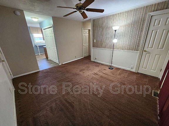 3rd image of 7401 S Pine Hill St