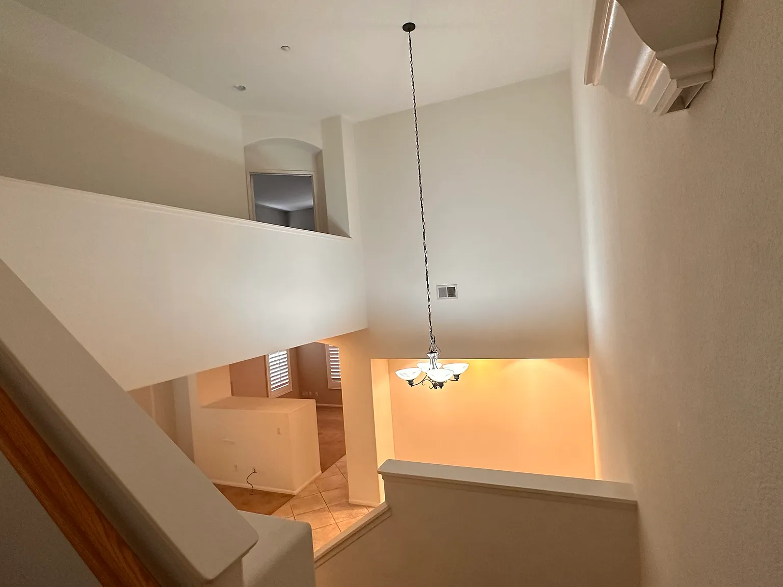 4 bed, 2.5 bath, 2142 sqft, $4,750 — Photo 2