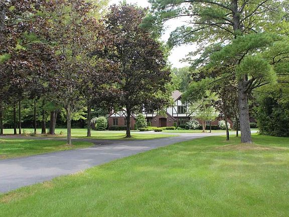 2nd image of 31 Redwood Dr