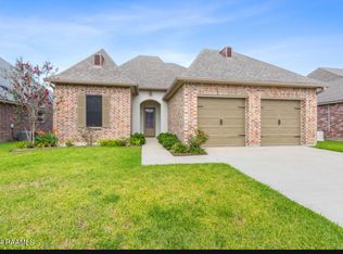 211 Windy Feather Dr, Broussard, LA 70518
