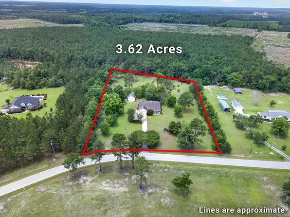 674 Forest Hills Dr, Douglas, GA 31535