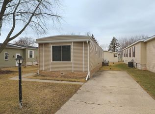 240 Fox Ln, Belvidere, IL 61008