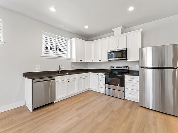 4th image of 930 Molalla Ave #1