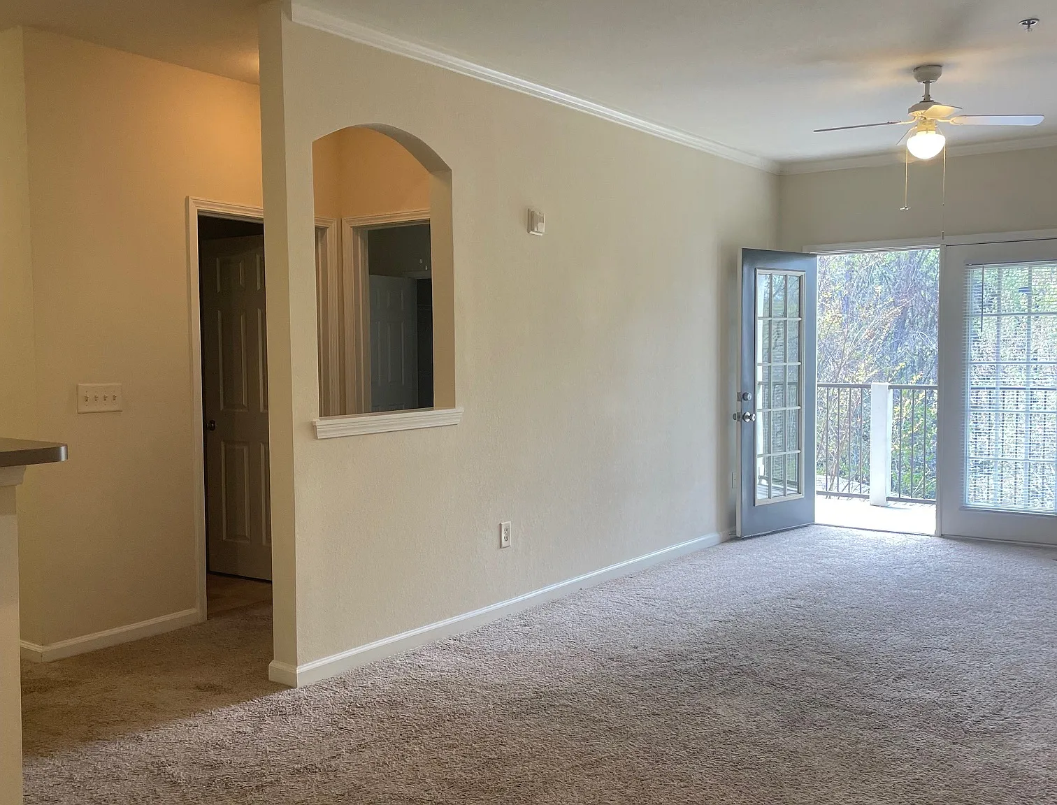 900 Vista Lake Dr — Photo 2