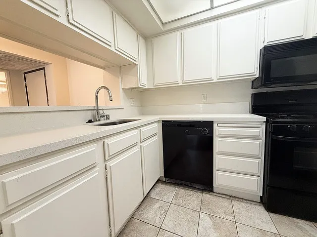 Midvale Towers — Photo 142