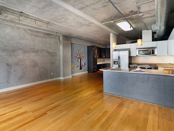 5th image of 645 W 9th St APT 426