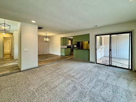 3rd image of 605 NW 138th St