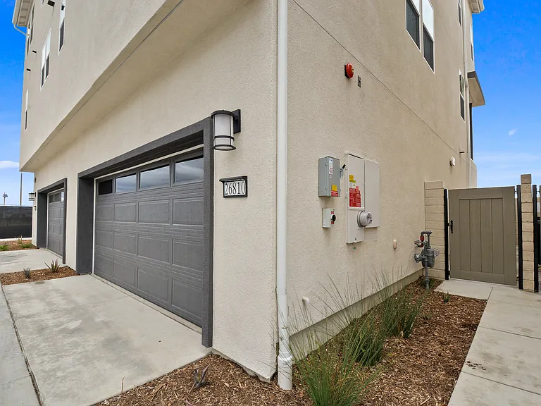 26810 Rugged Ridge Ln — Photo 2