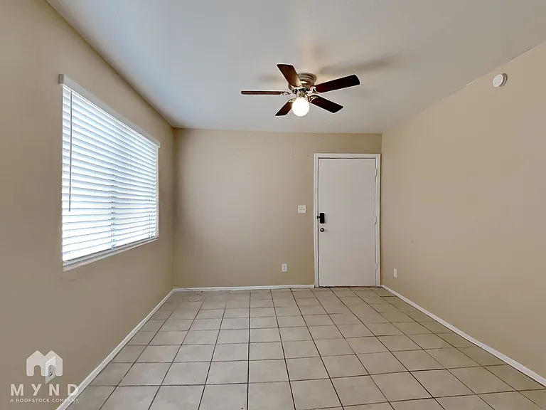 1702 E Cambridge Ave #1 — Photo 4