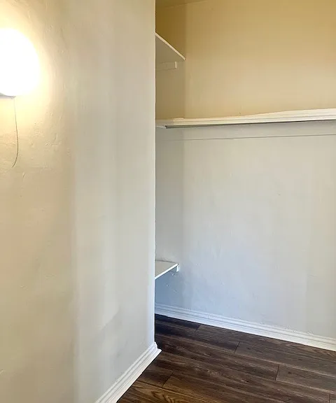 2329 Crenshaw Blvd — Photo 5
