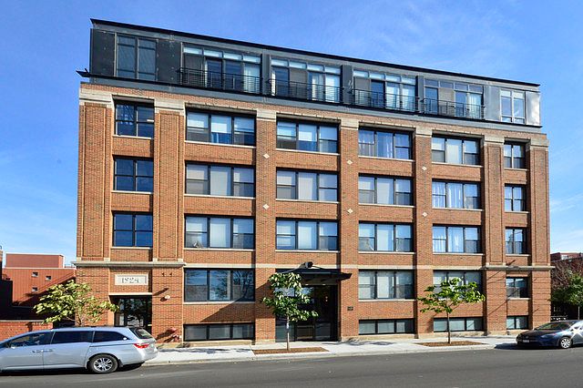 1st image of 2911 N Western Ave APT 203