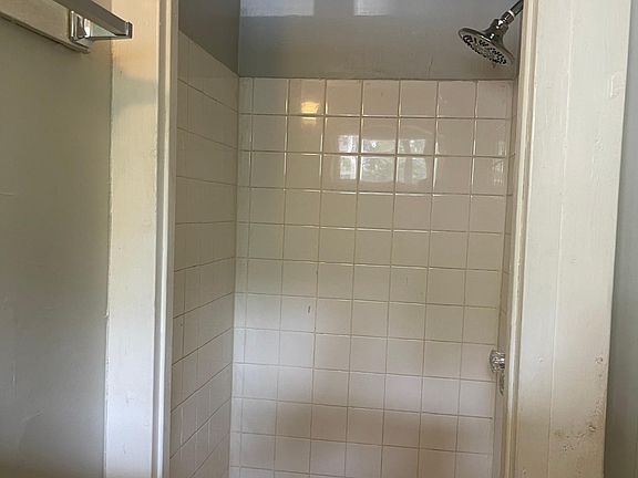 5th image of 1614 Maury St #1612B