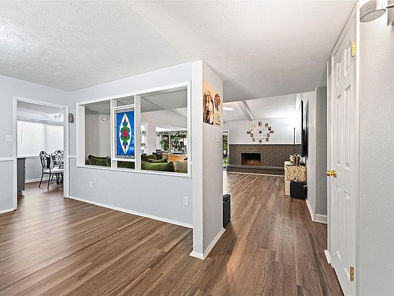 2nd image of 2819 Killdeer Ln