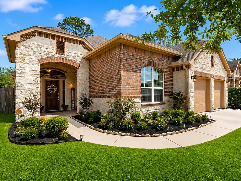 12643 Jamestown Crossing Ln — Photo 1