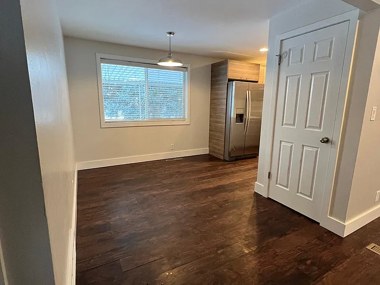 570 Horrocks Dr — Photo 3