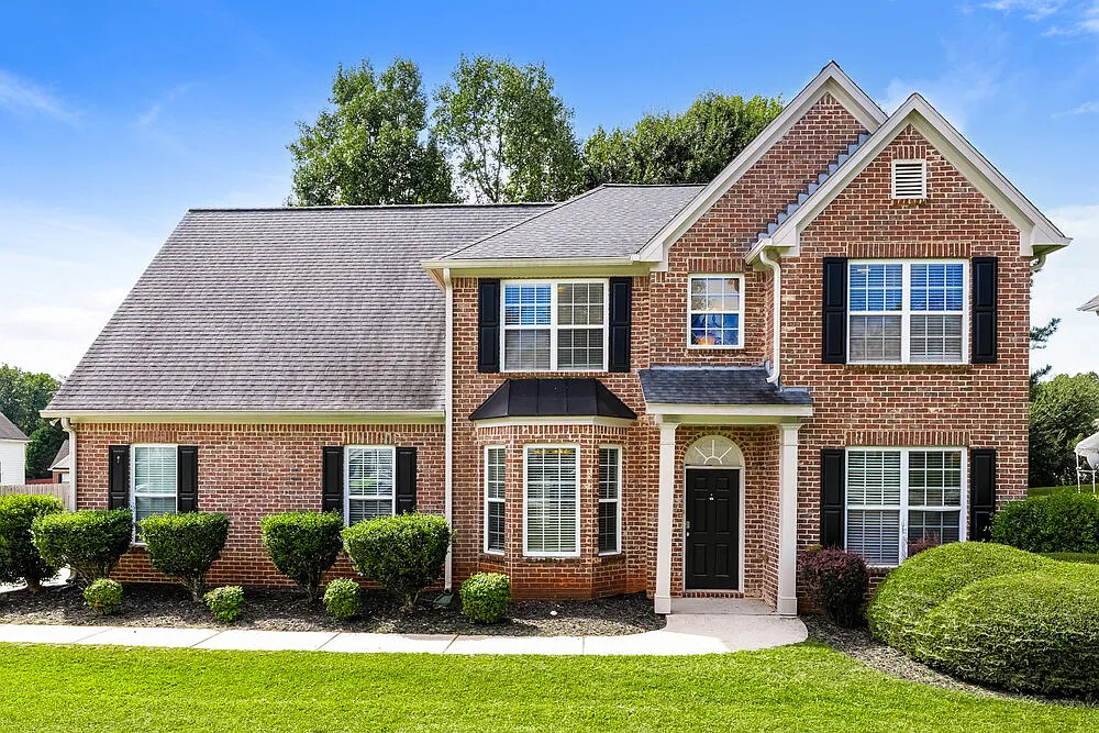 4 bed, 2.5 bath, 2620 sqft, $2,715 — Photo 1