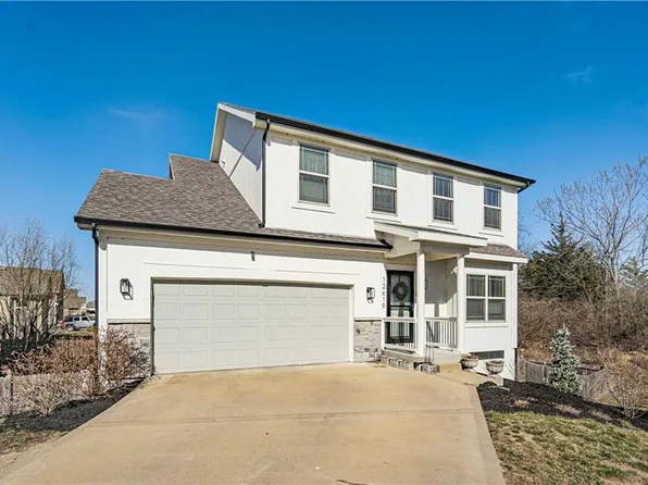 12619 Charlotte St, Kansas City, MO 64146