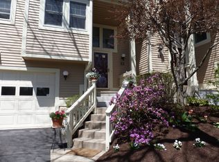 10 Silversmith Dr, Danbury, CT 06811