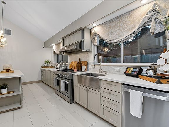 5th image of 14603 Carolcrest Dr