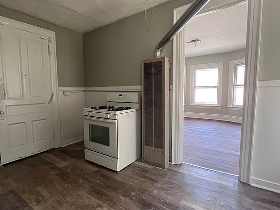 3rd image of 285 Auburn Ave #3