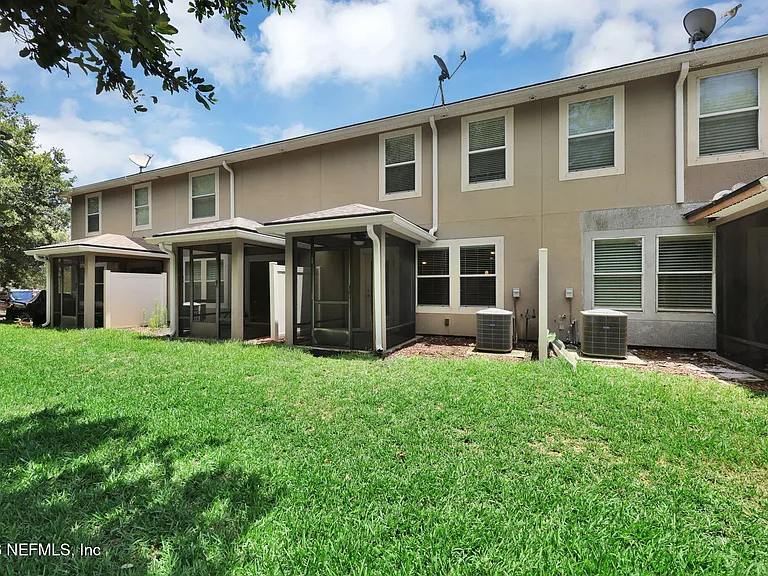 452 Walnut Dr — Photo 32