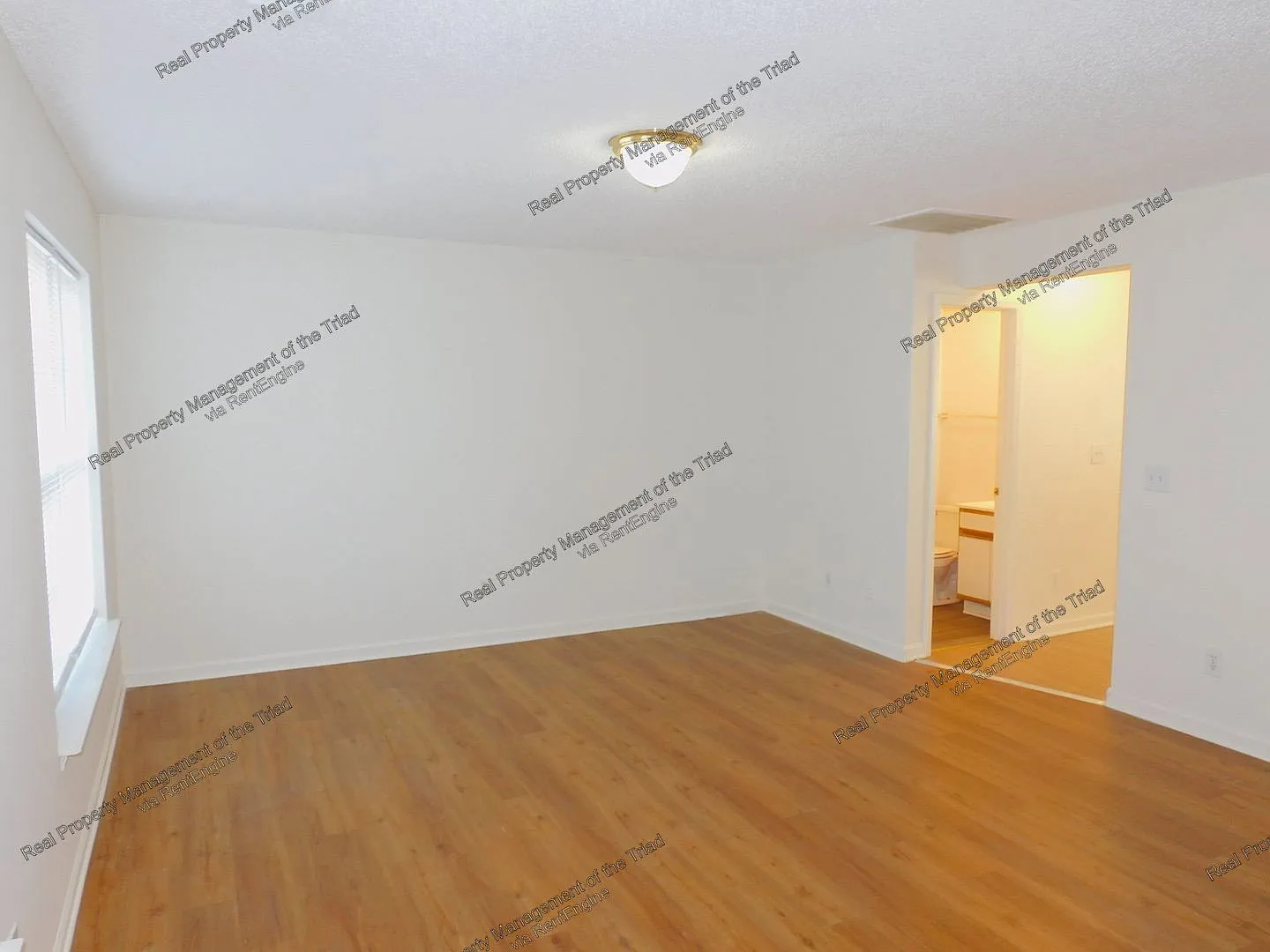 3 bed, 2.5 bath, 1280 sqft, $1,260 — Photo 3