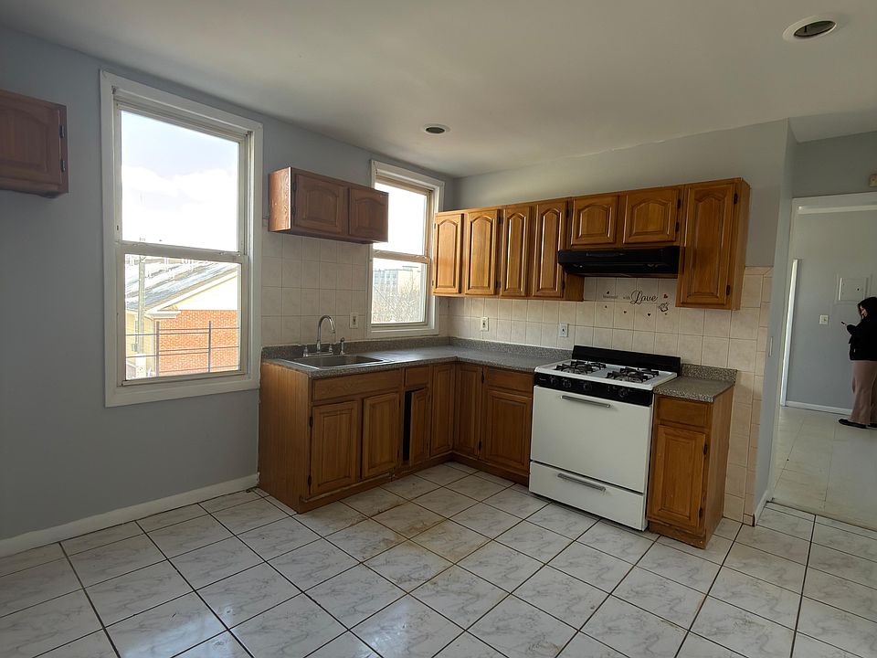 1st image of 203 Peshine Ave #G22