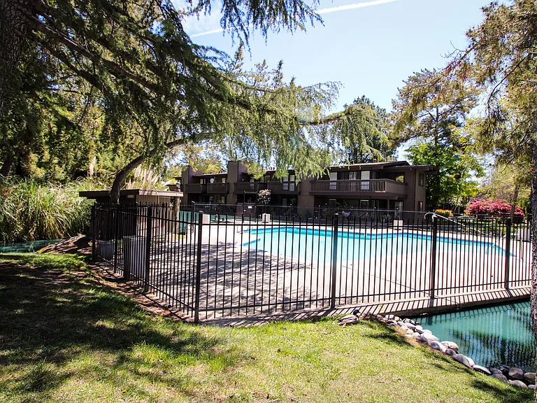 2408 Larkspur Ln #247 — Photo 24