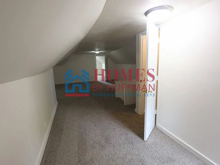 1319 Uhlhorn St — Photo 17