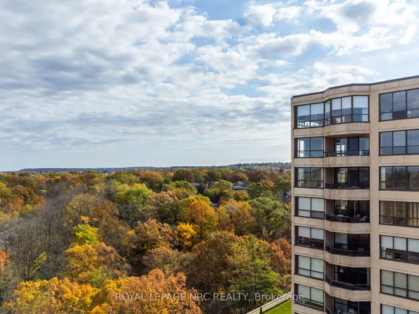 3 Towering Heights Blvd APT 804, Saint Catharines, ON L2T 4A4