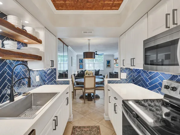 3910 Crystal Lake Drive #101, Deerfield Beach, FL 33064