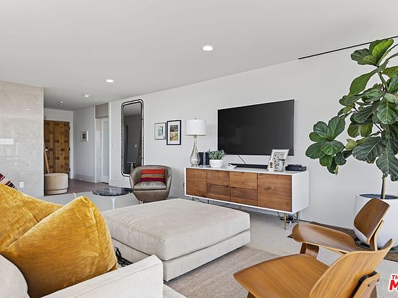 4th image of 32646 Coastsite Dr Unit 202