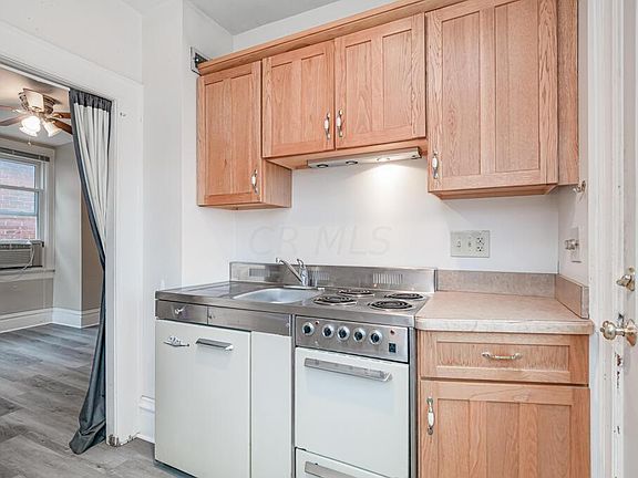 2nd image of 1281 1/2 Dennison Ave