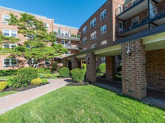 3rd image of 32 Pearsall Ave APT 2L