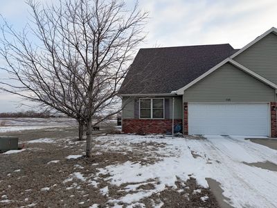 315 Burcham Dr, Le Roy, IL, 61752