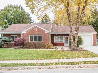 2143 Broadlawn Rd, Dubuque, IA 52001