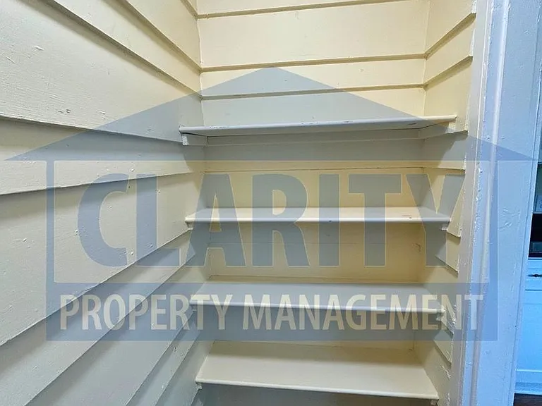 920 East Ave — Photo 14