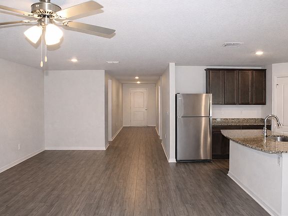3rd image of 72 Brewster Ln