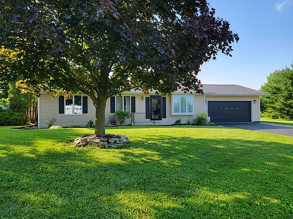 2nd image of 1972 Oakview Dr