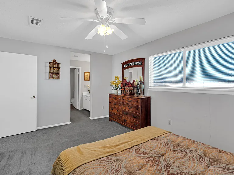 Windsong Apartments — Photo 48