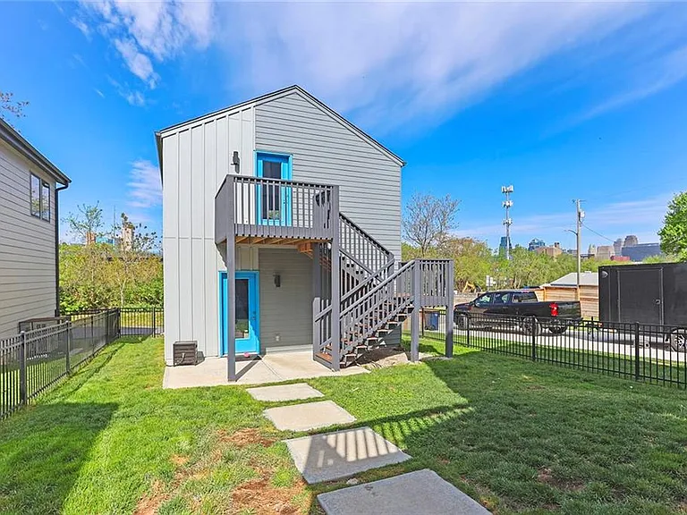2232 Tracy Ave — Photo 11