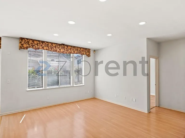 37599 White Cedar Ter — Photo 9