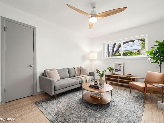 4th image of 9403 Beverlyhill St