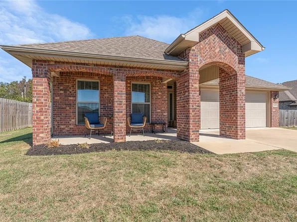 3660 Macintosh Way, Bentonville, AR 72712