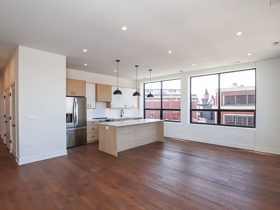 1st image of 1001 N Milwaukee Ave #403