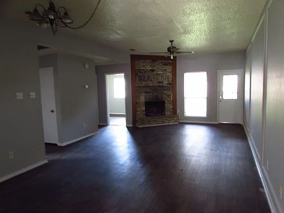 3rd image of 1017 Vera Ct
