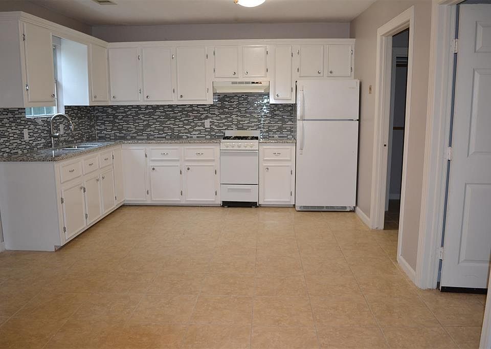 1st image of 606 Vincent Garage Apartment